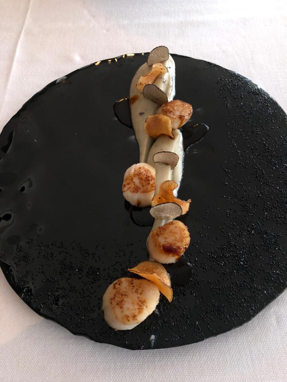 Les 3 Lieux - Restaurant Gastronomique, Bistrot, Espace Sensoriel Hotel